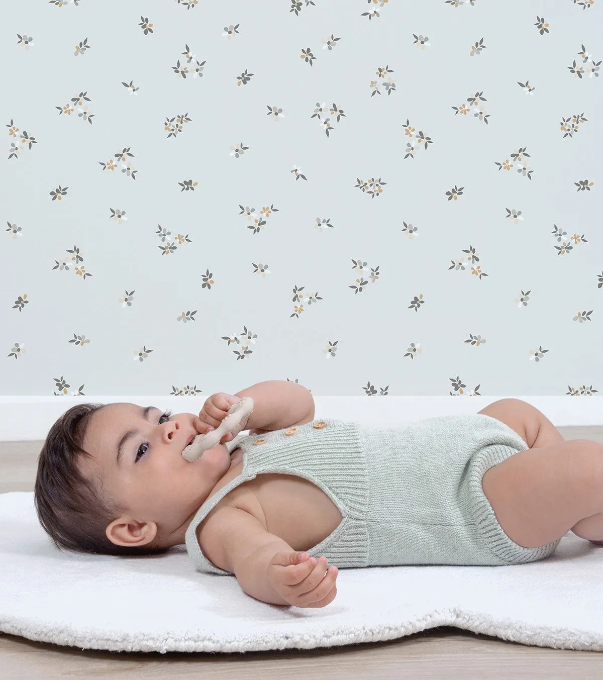 Braylynn - Children's Wallpaper - Small Flower Motif