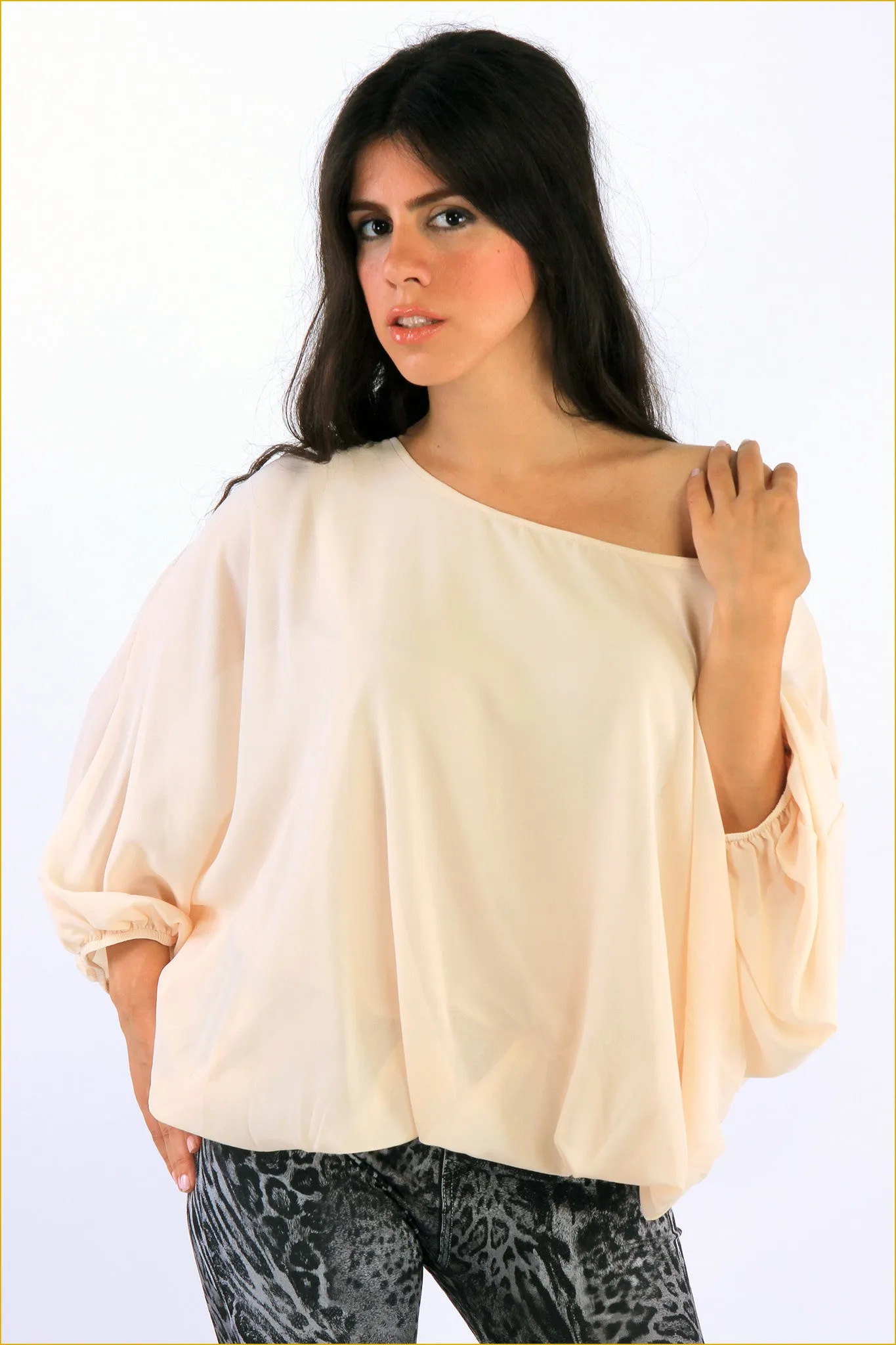 Star Batwing Sleeve Blouse